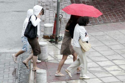 Αλλαγές σε πτήσεις και προβλήματα από την έντονη κακοκαιρία στη βόρεια Ελλάδα