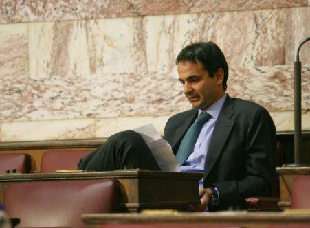 Κόντρα μεταξύ Μανώλη – Μητσοτάκη με αφορμή την αποχή των βαθμολογητών