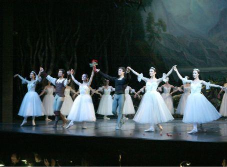 Διαβεβαιώσεις προς τους εργαζόμενους της Λυρικής από τον υπουργό Πολιτισμού