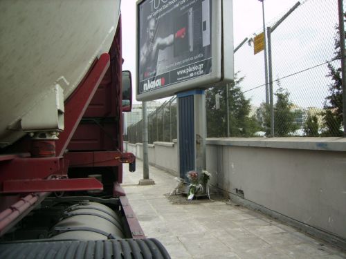 Συλλήψεις υπευθύνων επιχειρήσεων για διαφήμιση σε παράνομες πινακίδες