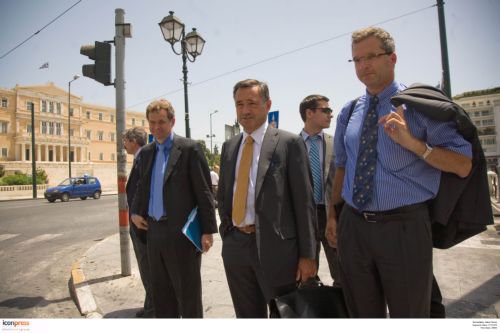 Νέο «βαρίδι» για έλλειμμα-χρέος με απαίτηση της τρόικας