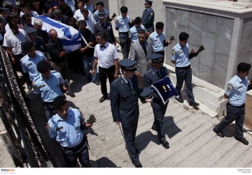 Στην τελευταία του κατοικία οδηγήθηκε ο στενός συνεργάτης του Μ.Χρυσοχοΐδη