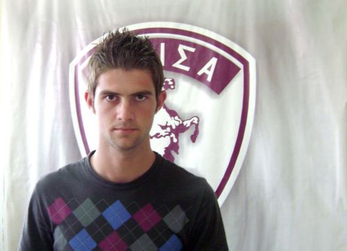 Τον 18χρονο Ρέντζα απέκτησε η Λάρισα