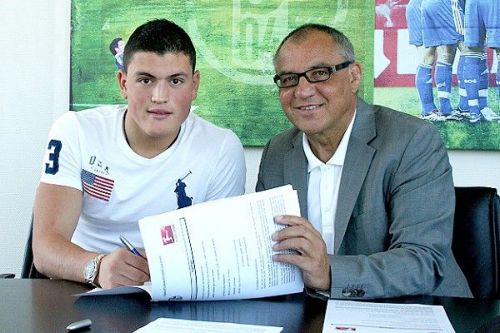 Η Σάλκε ανακοίνωσε την απόκτηση του Κυριάκου Παπαδόπουλου