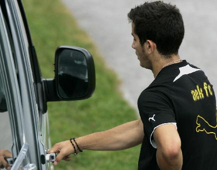 Ποδαρικό με τραυματισμό έκανε η ΑΕΚ στο Ζέεφελντ