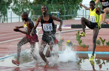 Πανό κατά του Βαρδινογιάννη στα… Βαρδινογιάννεια