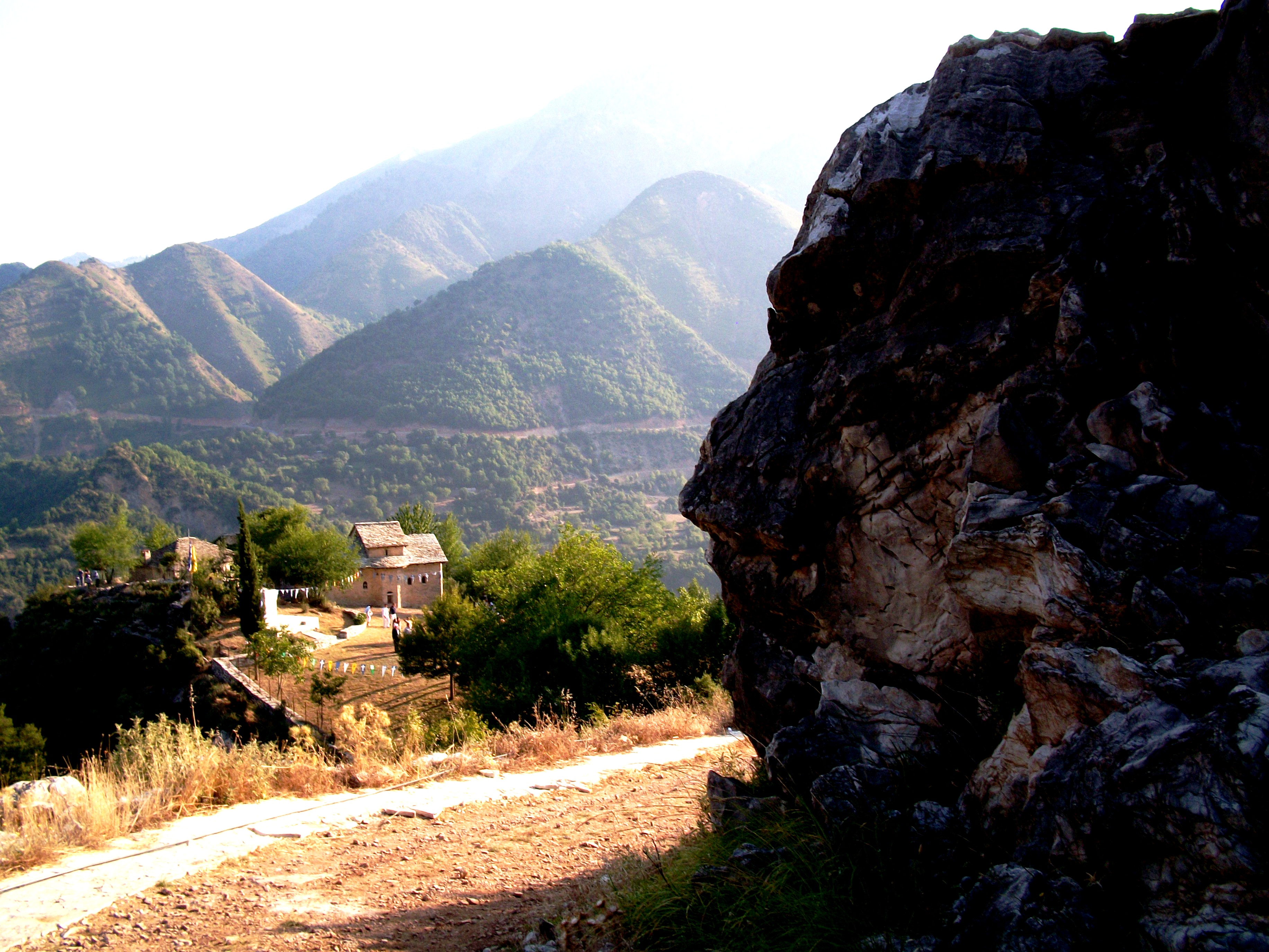 Στις Πηγές Αρτας: Η Μονή Σέλτσου