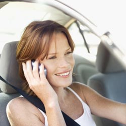 Κίνδυνος ακουστικών εμβοών από τη χρήση των κινητών τηλεφώνων