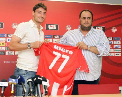 Ο Ριέρα υπέγραψε και δήλωσε «διψασμένος για τίτλους»