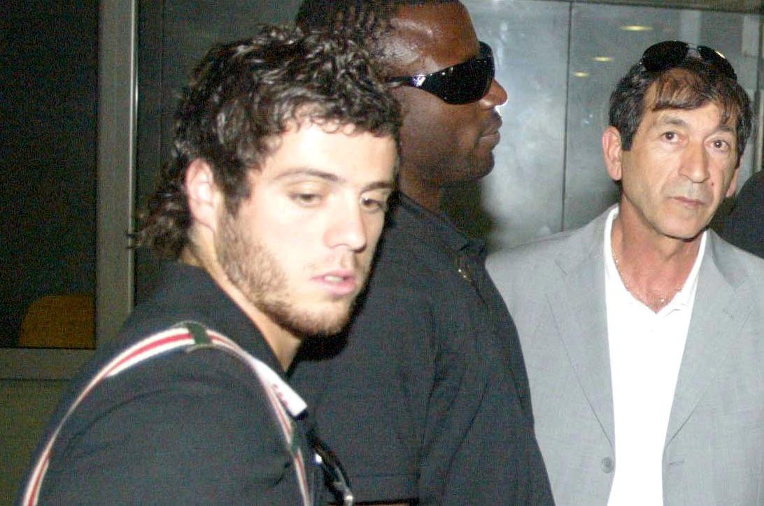 «Δεν φεύγω από τον ΠΑΟΚ» είπε ο Βιεϊρίνια στην αναχώρηση για Μόναχο