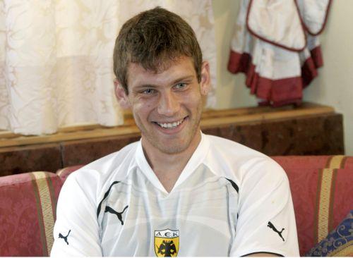 «Θα είναι μια οικογένεια η ΑΕΚ» το μήνυμα του Αραμπατζή