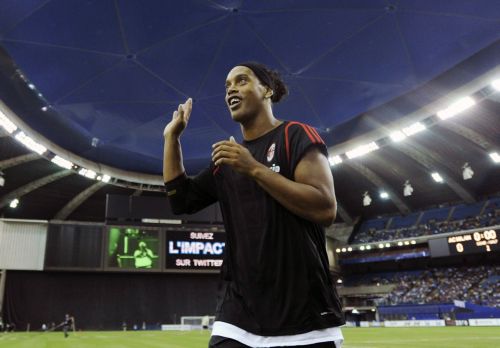 Ο Μαρινάκης τινάζει τη μπάνκα με 30 εκατ. ευρώ για Ροναλντίνιο