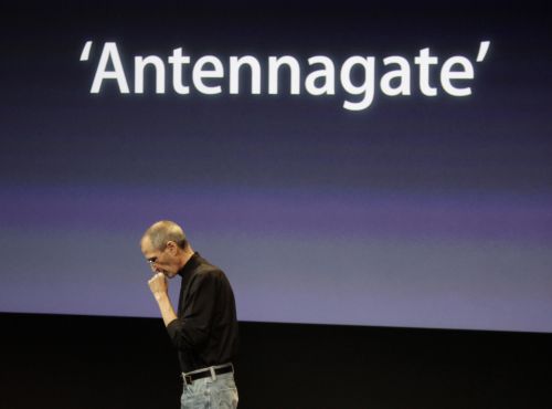 Δωρεάν θήκες για το νέο iPhone, δεκτές και οι επιστροφές