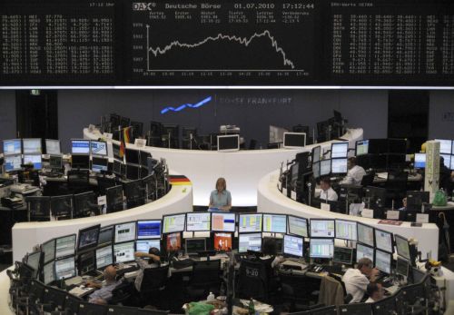 Yποχώρηση στα ευρωπαϊκά χρηματιστήρια και τη Γουόλ Στριτ την Πέμπτη