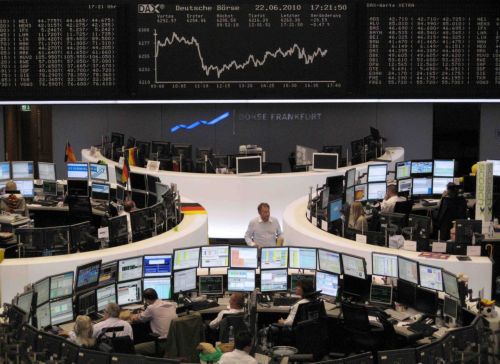 Θετικές εξελίξεις στην ελληνική οικονομία βλέπει η Fitch