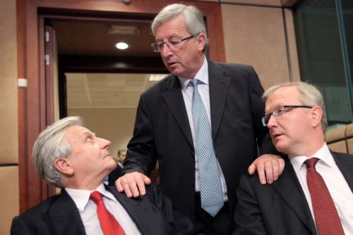 Ικανοποίηση για την πορεία της ελληνικής οικονομίας εξέφρασαν Γιούνκερ και Ρεν