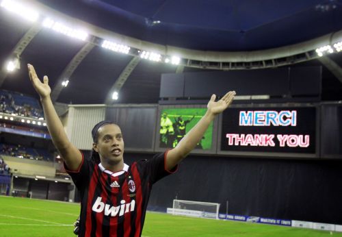 Δεν πάει πουθενά ο Ροναλντίνιο ξεκαθάρισε η Μίλαν