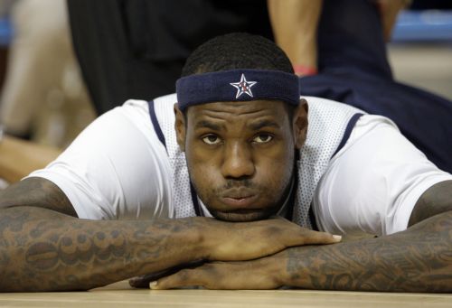 Ο ΛεΜπρόν ανακοινώνει μέσω TV την απόφασή του