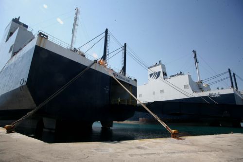 Αναστέλλεται προσωρινά το «μπλόκο» στα πλοία Ropax 1 και 2