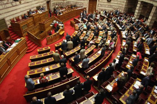 Τοποθετήσεις σε υψηλούς τόνους για το ασφαλιστικό στην Ολομέλεια