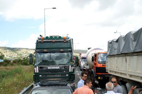 Συνάντηση φορέων της αγοράς με εκπροσώπους των απεργών μεταφορεών