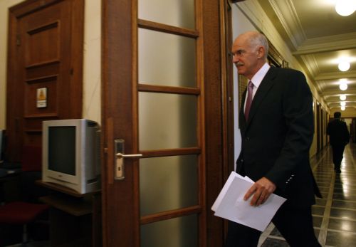 Ένταση στο κυβερνητικό έργο, αλλά και ολιγοήμερες διακοπές συνέστησε στους υπουργούς ο Γ.Παπανδρέου