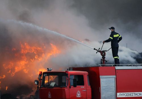 Υπό έλεγχο τέθηκε η φωτιά στο Γαλατά Πόρου
