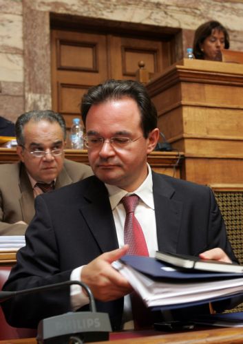 Δίχτυ ασφαλείας και όχι δώρο στους τραπεζίτες το Ταμείο για τις τράπεζες, λέει ο ΥΠΟΙΚ