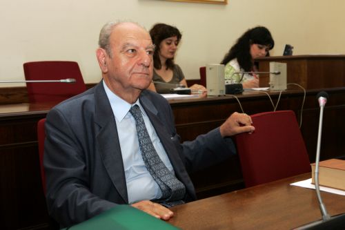Στην αντεπίθεση για την υπόθεση των ομολόγων ο πρώην προέδρος της Αρχής κατά του Μαύρου Χρήματος