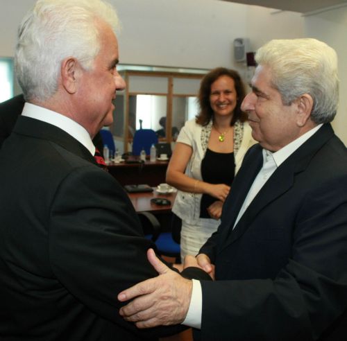 Σε ανεπίσημο δείπνο παρακάθησαν Χριστόφιας και Έρογλου