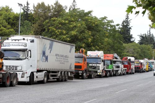 Την Παρασκευή αποφασίζουν οι ιδιοκτήτες βυτιοφόρων για την απεργία τους