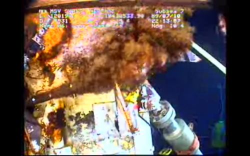 Νέο κάλυμμα ίσως περιορίσει τη διαρροή στον Κόλπο του Μεξικού από Δευτέρα