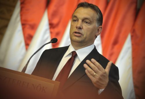 «Αποτελεσματικούς συμβιβασμούς στα θέματα που εκκρεμούν» με την Ουγγαρία αναζητά η ΕΕ