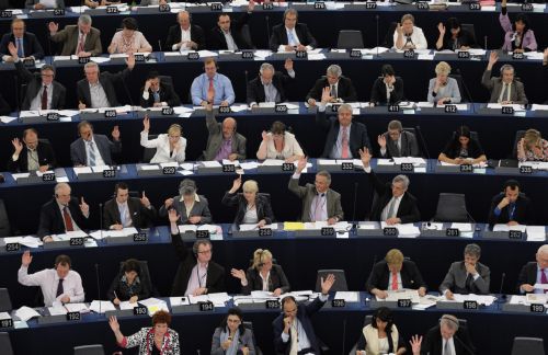 Εγκρίνει επιτροπή της Ευρωβουλής τη συμφωνία ανταλλαγής τραπεζικών δεδομένων ΗΠΑ-ΕΕ