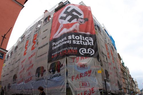 Αφίσα του Μίκι Μάους με τη σβάστικα δημιουργεί σάλο στην Πολωνία