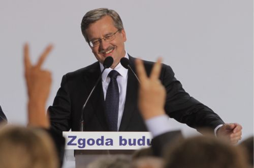 Και επίσημα νέος πρόεδρος της Πολωνίας ο Μπρόνισλαβ Κομορόφσκι