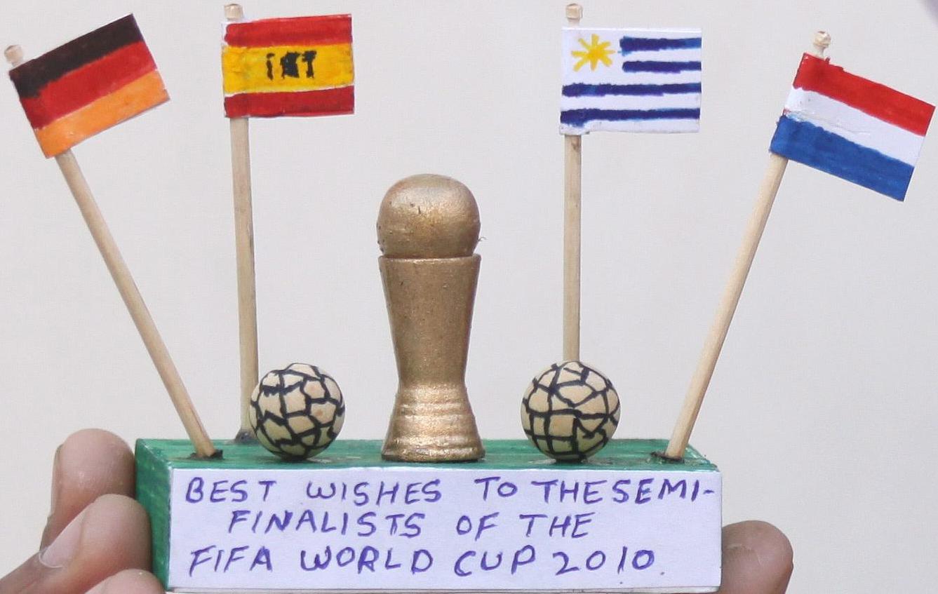 Ολλανδία και Ουρουγουάη μάχονται για μια θέση στον τελικό