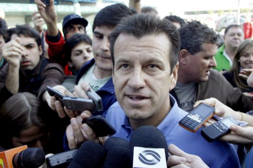 Και τυπικά παρελθόν ο Ντούνγκα από τον πάγκο της Βραζιλίας