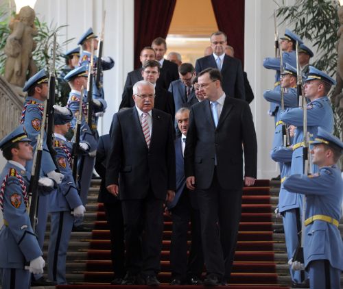 Διορίστηκε η νέα κεντροδεξιά κυβέρνηση συνασπισμού της Τσεχίας