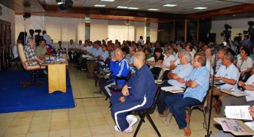 Πέμπτη δημόσια εμφάνιση Κάστρο με προβλέψεις για την εξωτερική πολιτική