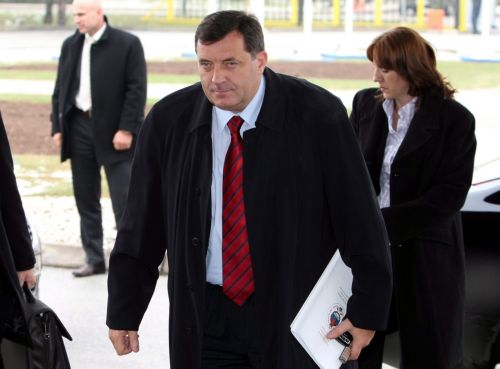 Οι Σερβοβόσνιοι θα μπορούσαν «υποθετικά» να γίνουν ανεξάρτητοι, λέει ο πρωθυπουργός τους
