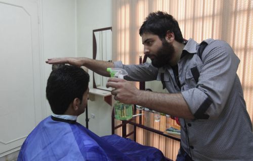 Σεμνές κομμώσεις για άνδρες… λανσάρει η κυβέρνηση του Ιράν