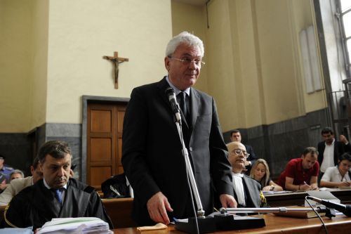 Παραίτηση Ιταλού υπουργού που δικαζόταν για διαφθορά