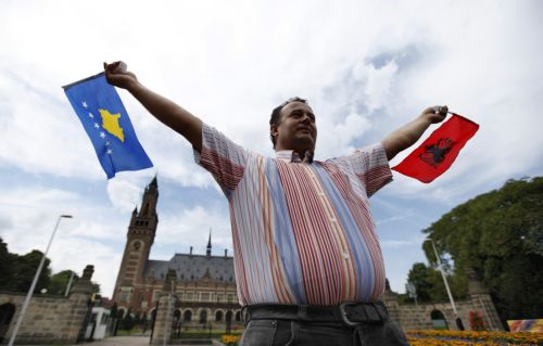 Σερβία και Ρωσία επιμένουν ότι δεν θα αναγνωρίσουν το Κόσοβο