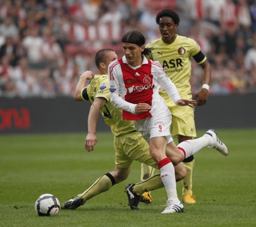 Πάντελιτς, Πέρεζ και Αρέβαλο εξετάζει ο Ολυμπιακός