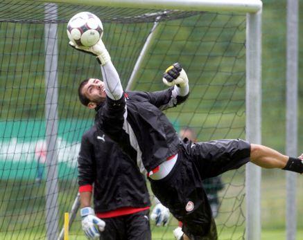 Στα κυανέρυθρα ο Παναγόπουλος, επέστρεψε ο Ομο