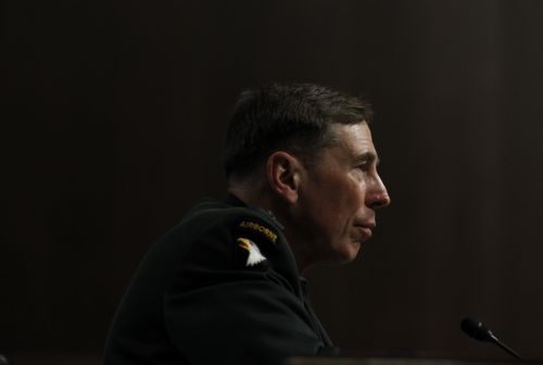 Στο Αφγανιστάν ο Ντ.Πετρέους, στην αρχή της νέας αποστολής του