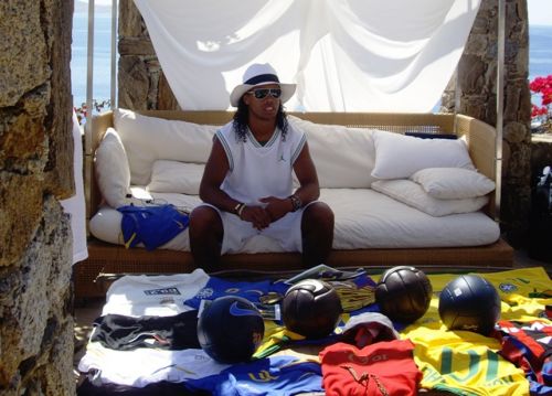 «Βόμβα» Ροναλντίνιο για τον Ολυμπιακό… μέσω Μυκόνου