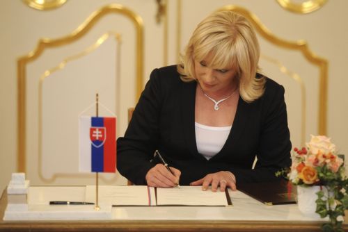 Ανέλαβε καθήκοντα η πρώτη γυναίκα πρωθυπουργός της Σλοβακίας