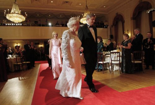 Χιλιάδες νοικοκυριά στο Τορόντο βυθίστηκαν στο σκοτάδι